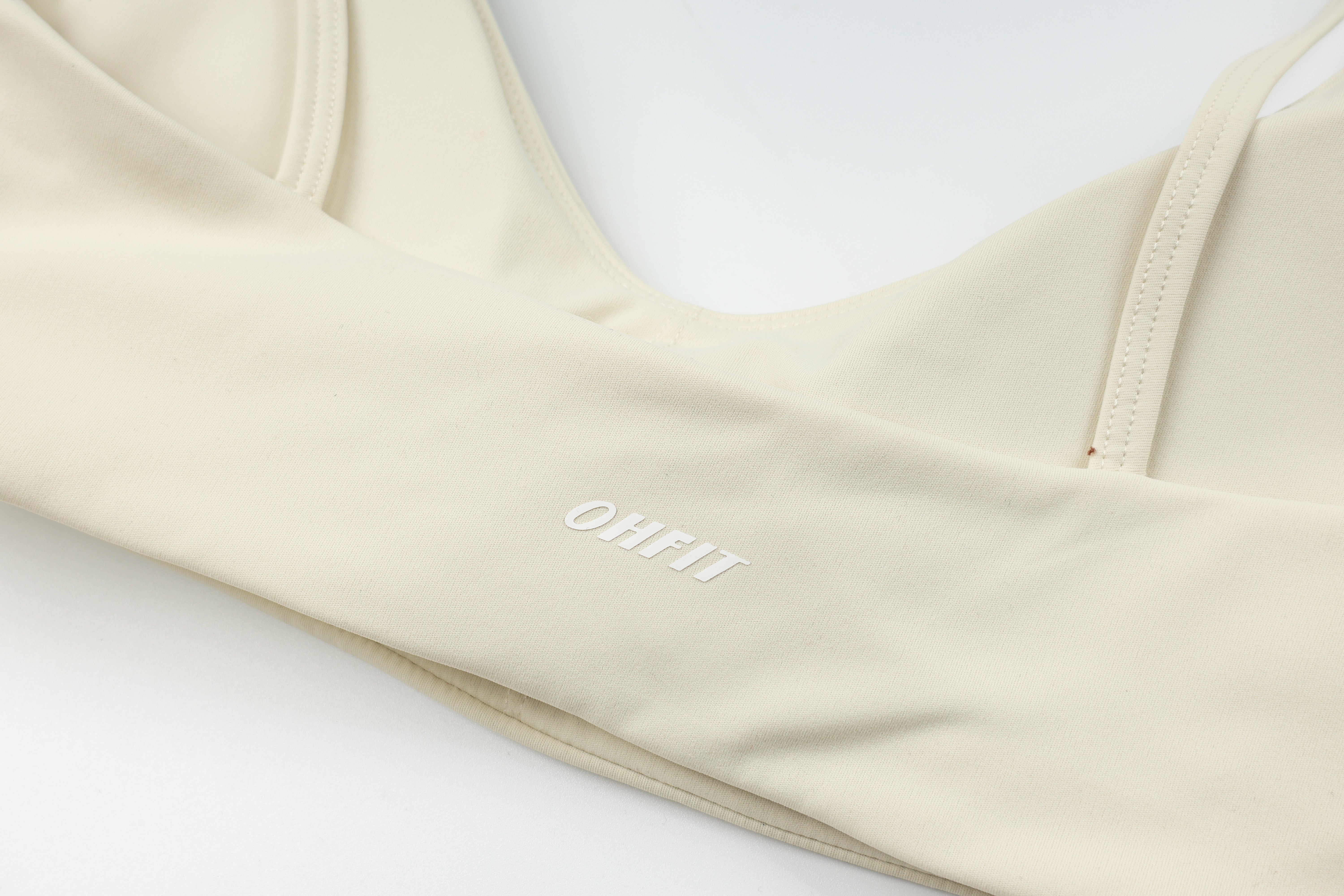 Sleek Sports Bra - Flow Oasis - Almond whisper - OHFIT