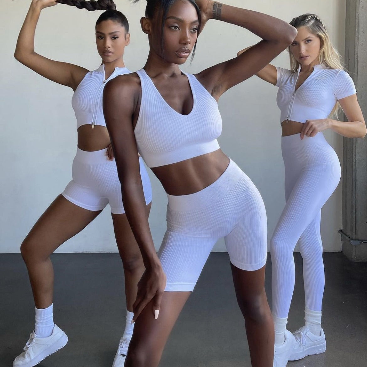 Best Seller Seamless Yoga Dress Women's Set Sports Fitness Bra Hip Lifting Shorts
